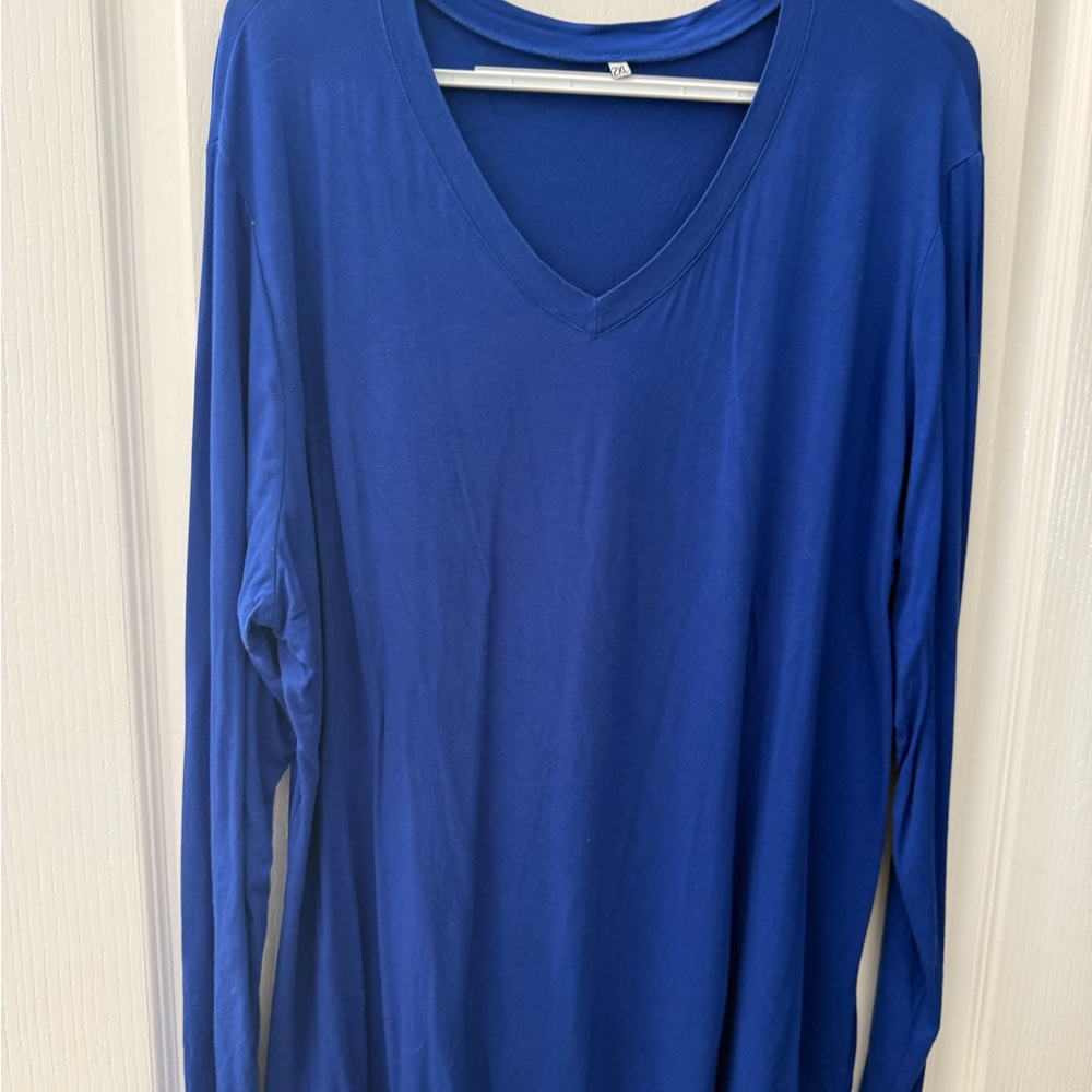 Women's Blue V-Neck Long Sleeve Top